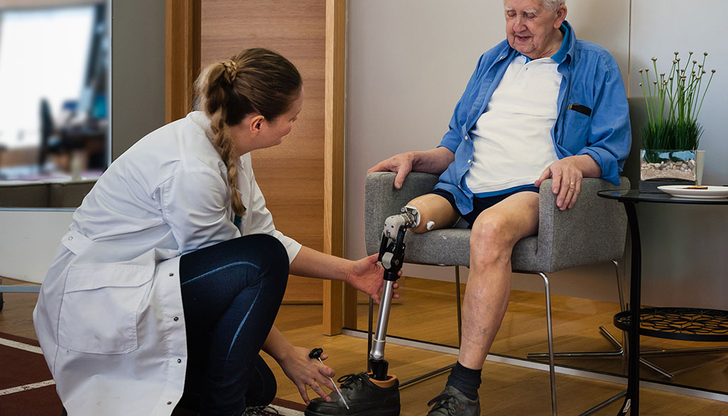 Above-Knee Prosthetics in Mentor and Chardon